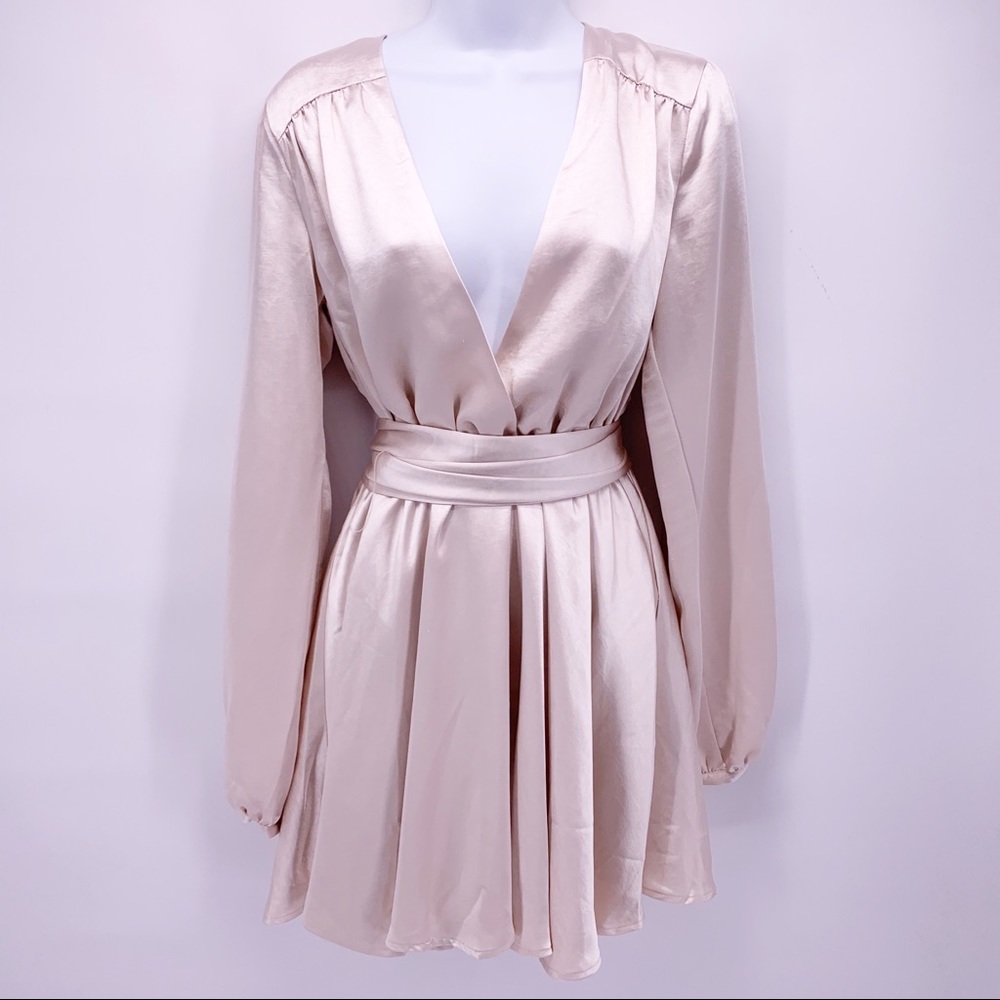 NEW Lovers + Friends Ivy Dress in Champagne Sz S - Picture 4 of 11